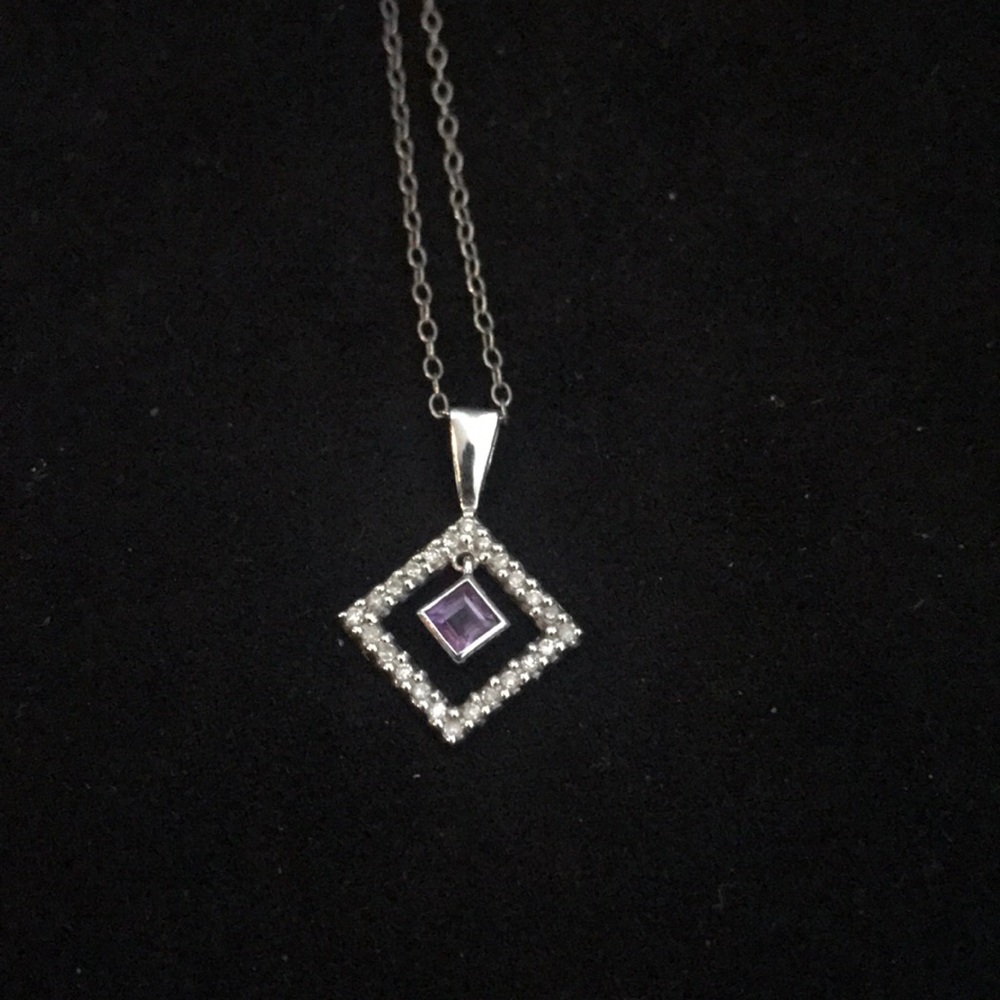 Small pendant with amethyst and diamonds
